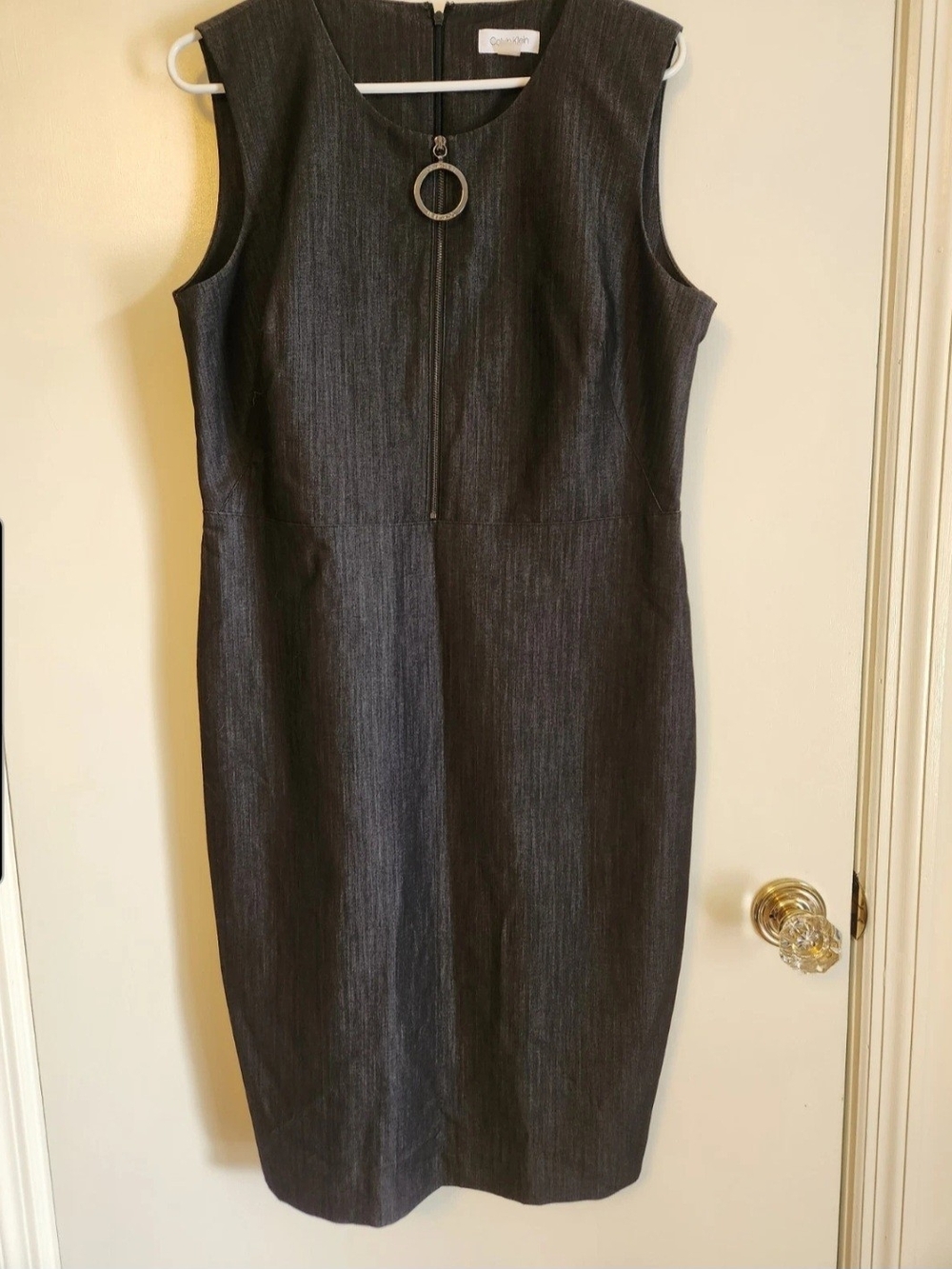 Calvin Klein Women’s Size 14 Gray Denim Sheath Knee Dress Sleeveless Ring Zip